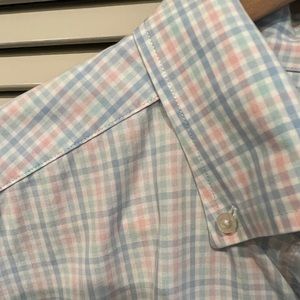 Men’s Vineyard Vines Whale Shirt.